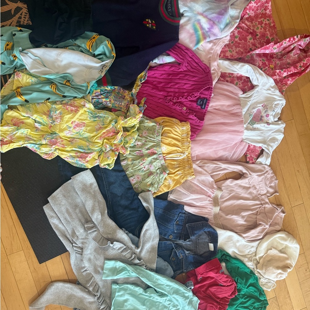 Gucci sweater with 3t bundle